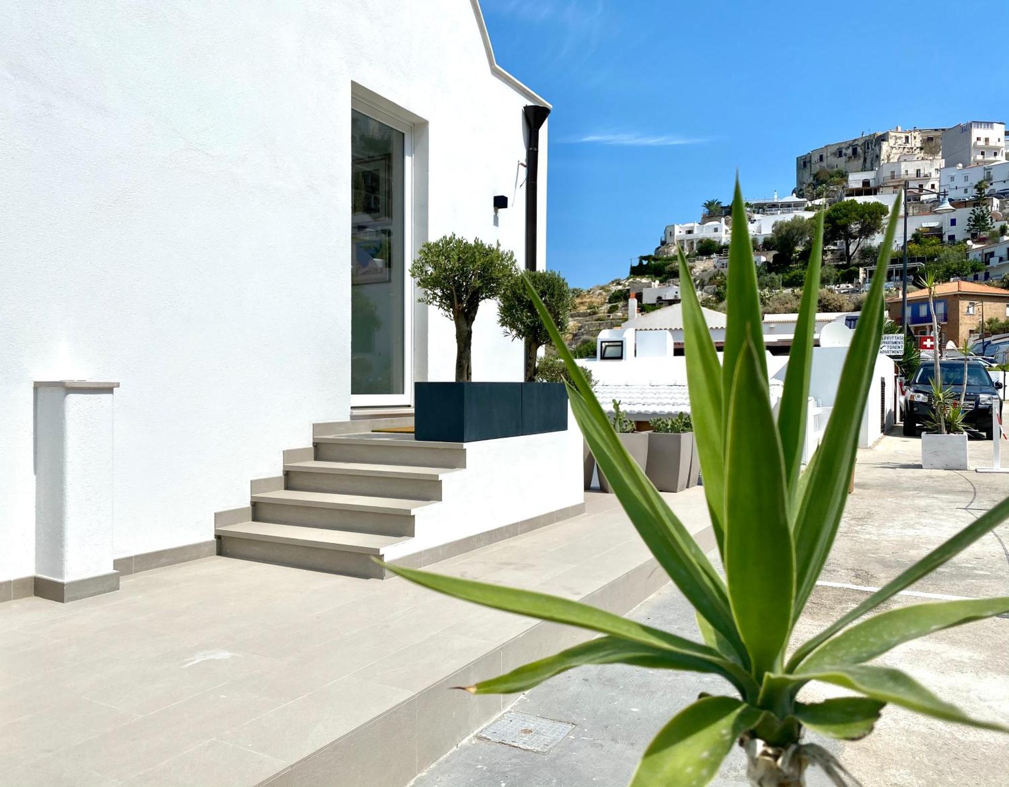 Marina Bay Beach Hotel Peschici Exterior photo